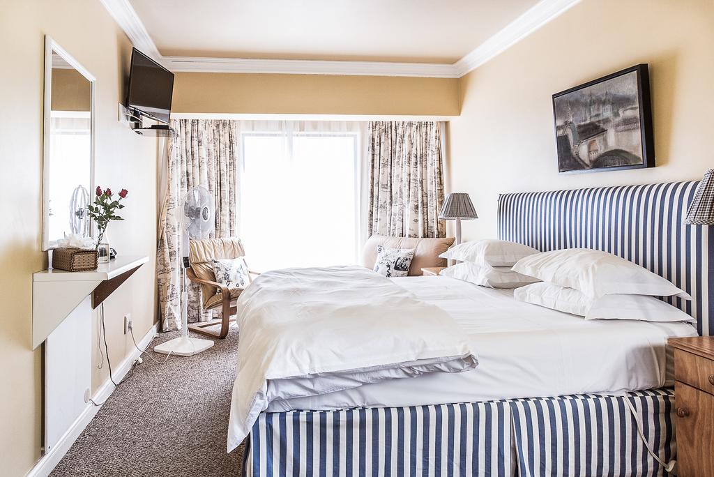 Highview Lodge Mossel Bay Bagian luar foto